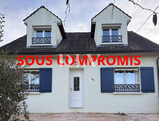 FACADE DEVANT - Maison à SAINT-AGNAN