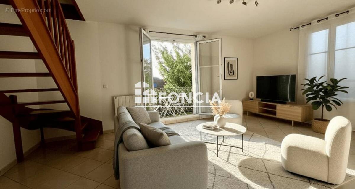 Appartement à MAGNY-LE-HONGRE