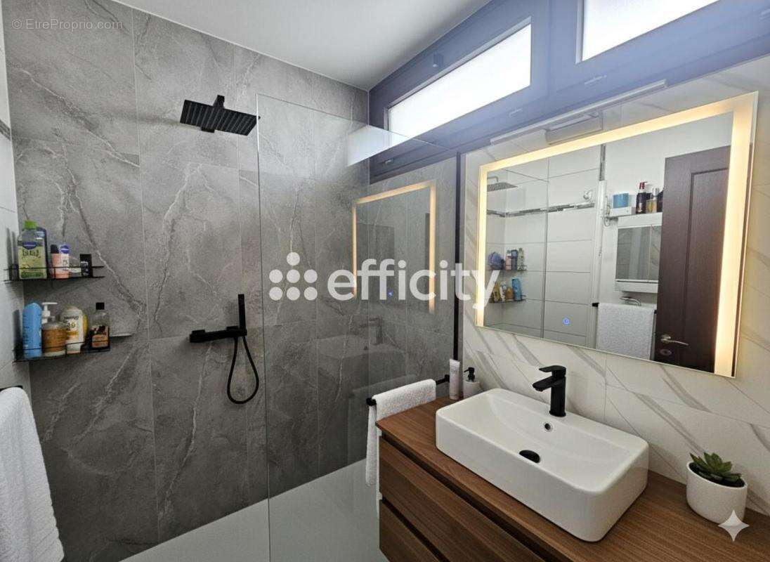Appartement à SAINT-CYR-L'ECOLE