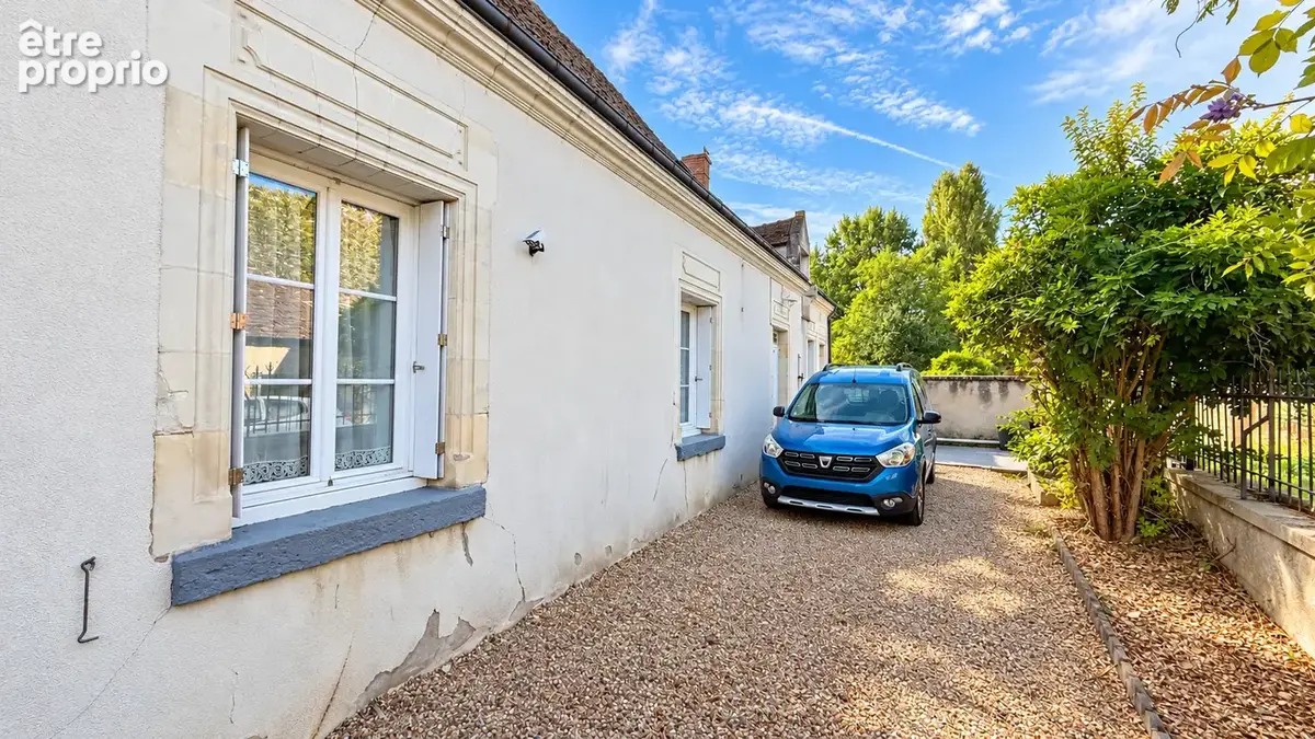 Maison de plain-pied au cœur historique de Civray   90 m2   Terrain de 525 m2 - photo 9