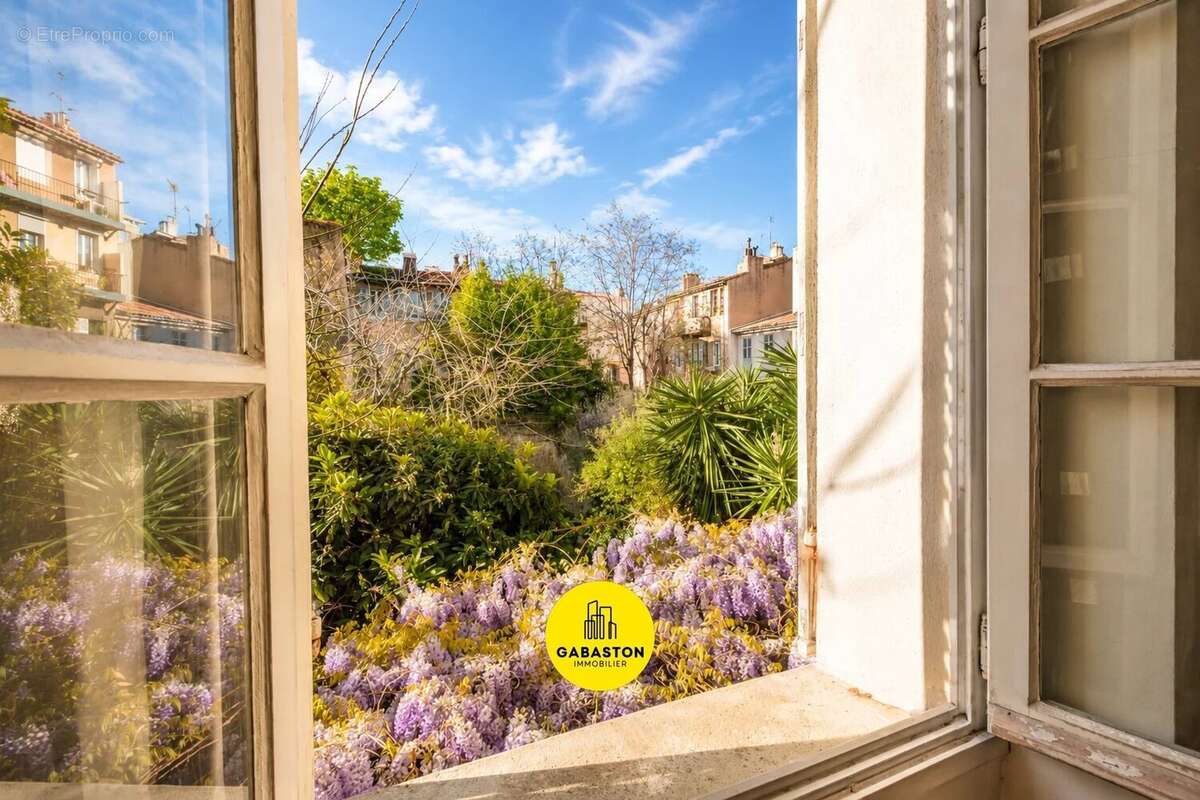 Appartement à MARSEILLE-5E