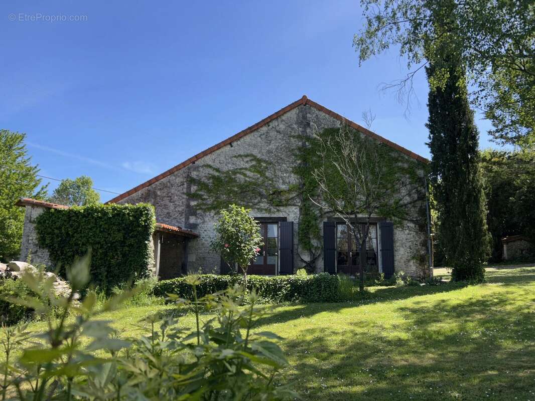 Maison à BOUTEILLES-SAINT-SEBASTIEN