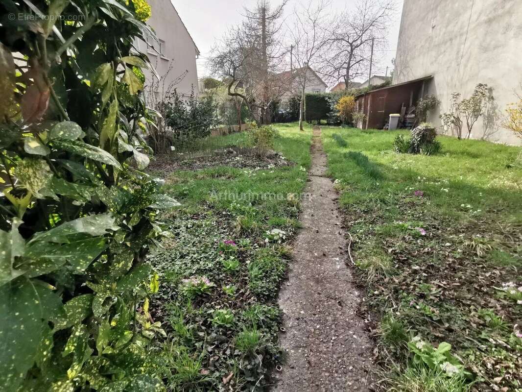 Terrain à GOURNAY-SUR-MARNE