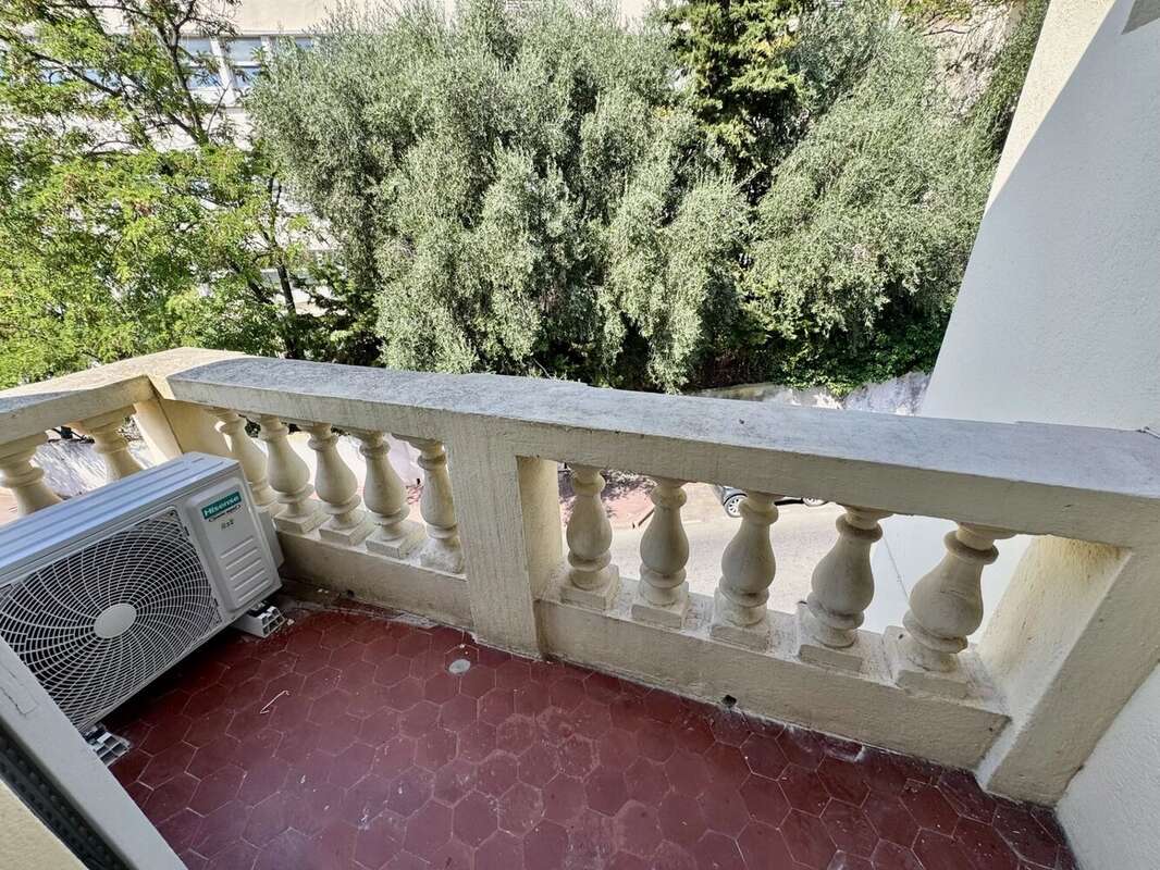 Cannes vente 2 pièces au calme absolu dans maison bourgeoise - photo 6