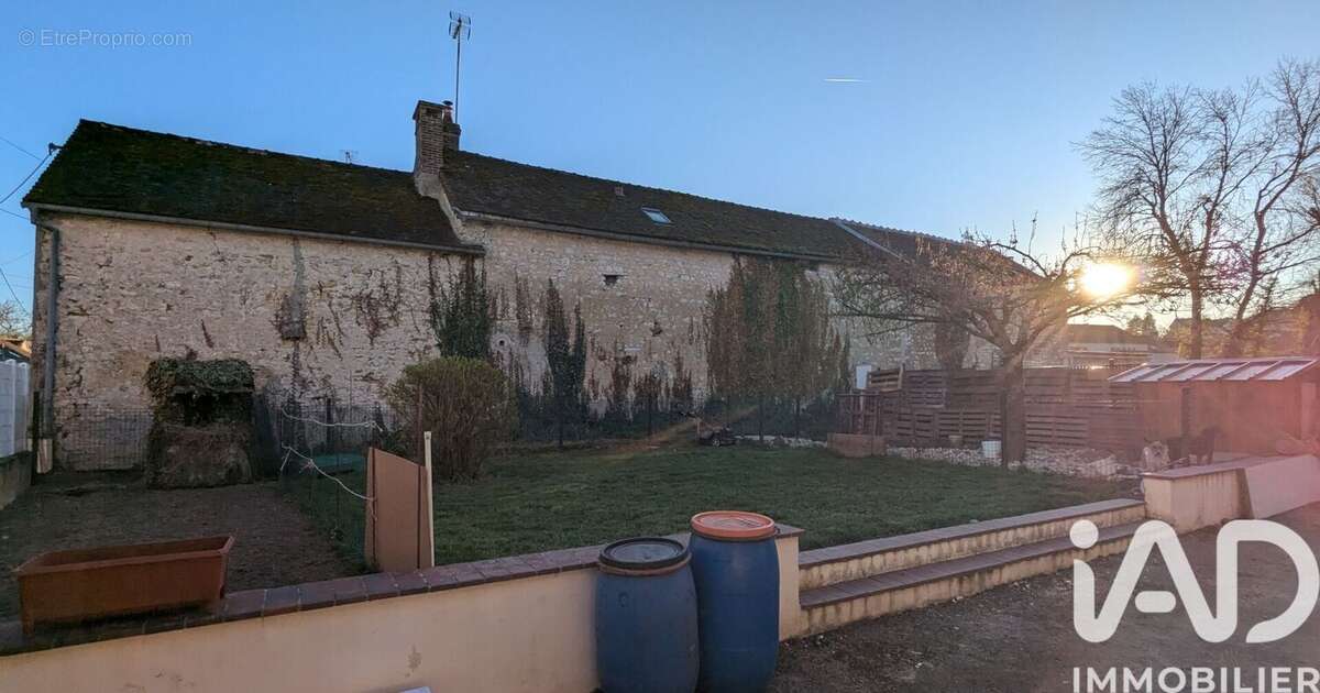 Maison 114 m² à Vallan  - photo 2