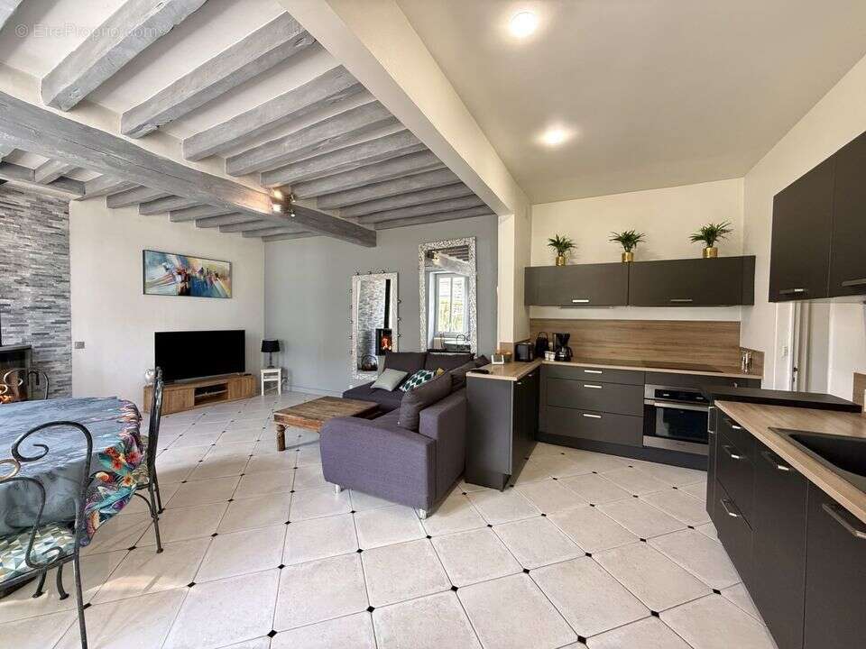 Maison à PONT-SUR-YONNE