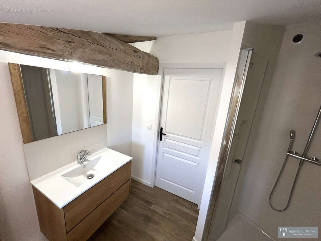 Maison à SAINT-GENIS-DE-SAINTONGE