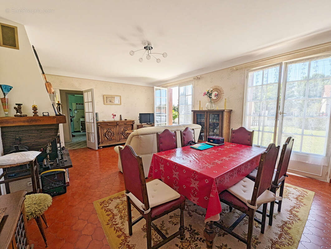 Maison à CHALETTE-SUR-LOING
