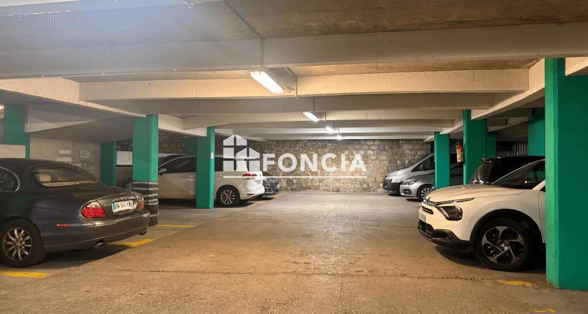 Parking à PARIS-14E