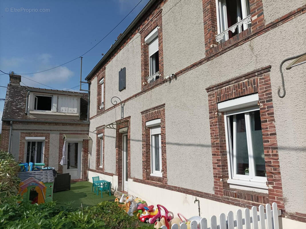 Maison à SAINT-REMY-SUR-AVRE