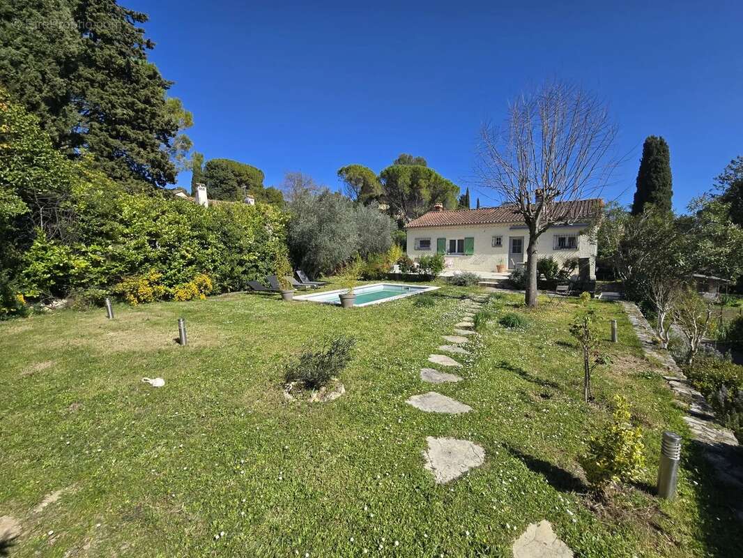 Maison à PEYMEINADE