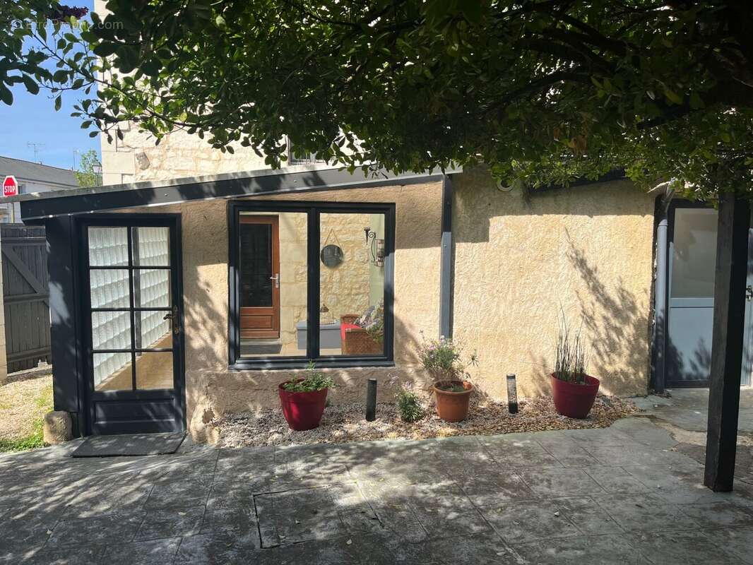 Maison à SAINT-CYR-EN-BOURG