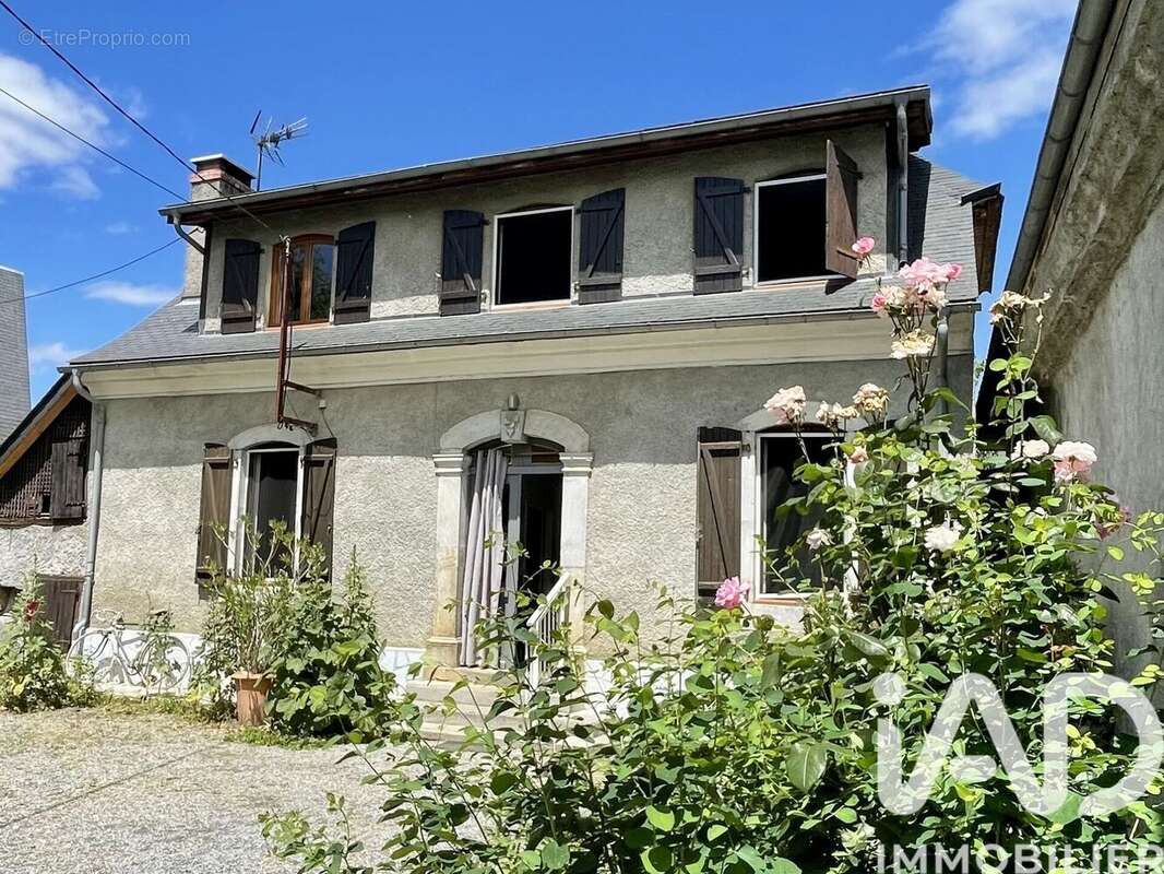 Photo 2 - Maison à POUEYFERRE