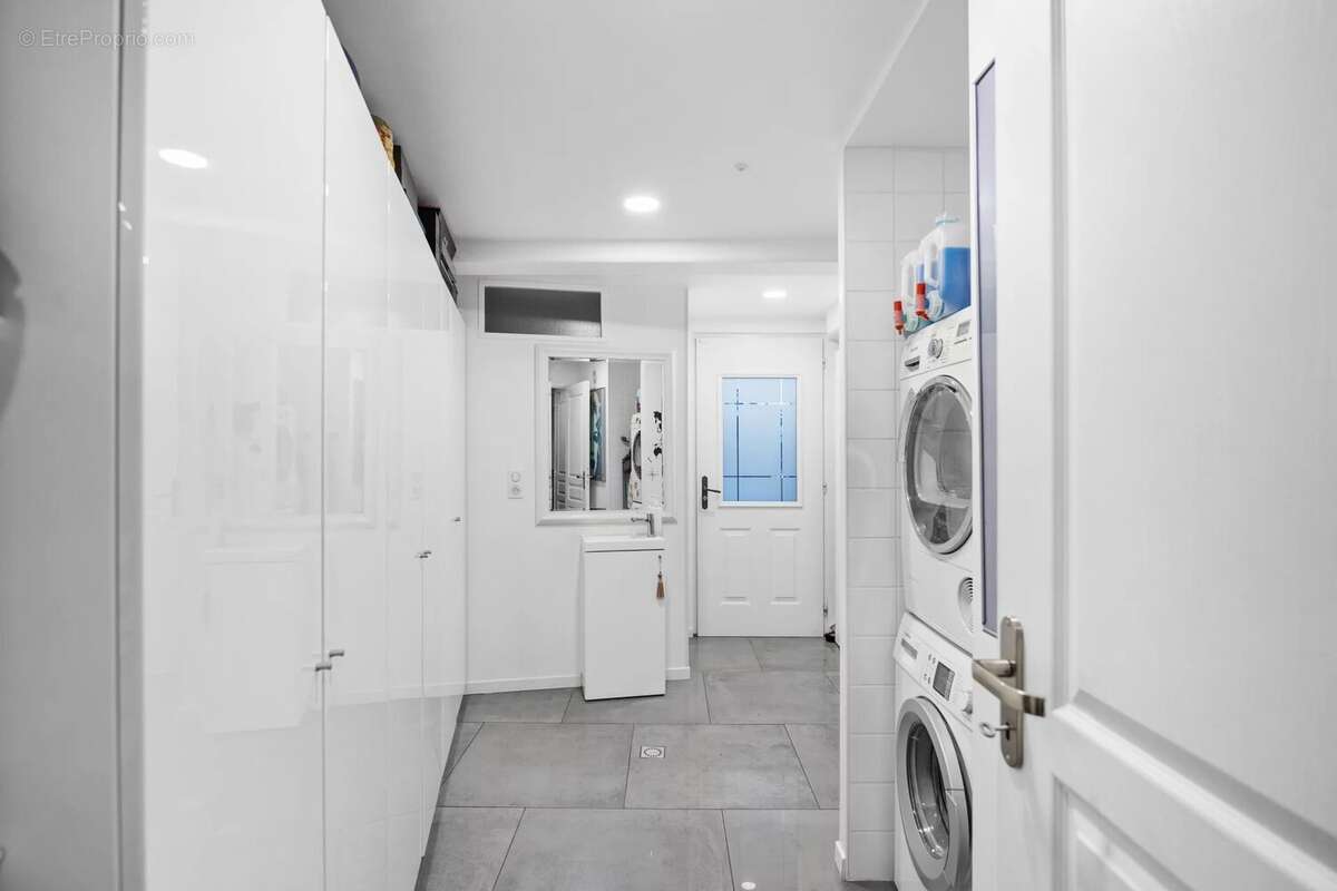 Maison à PARIS-14E