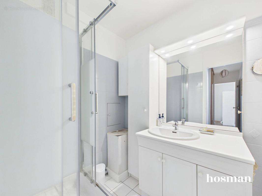 Appartement à COURBEVOIE