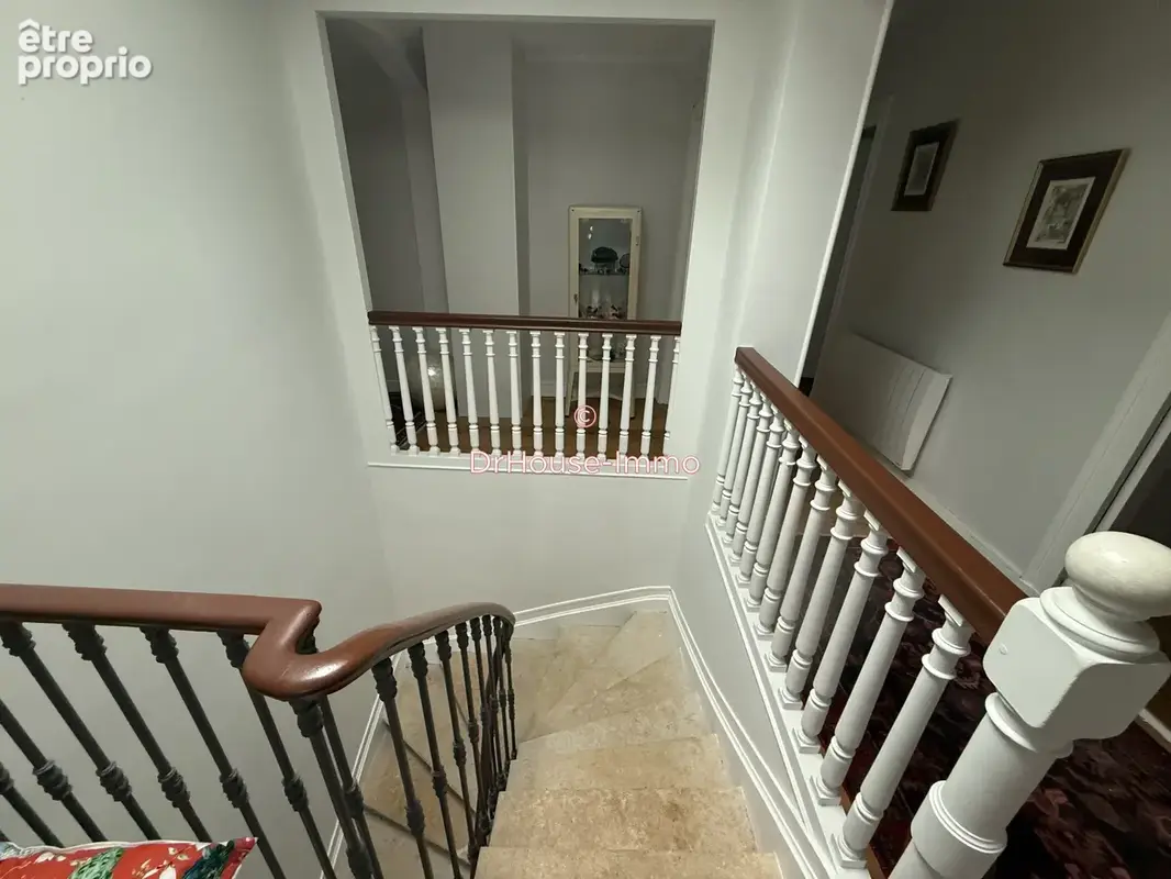 Maison 10 pièces 240 m² à vendre à Villenave-D'ornon (33140) - photo 8