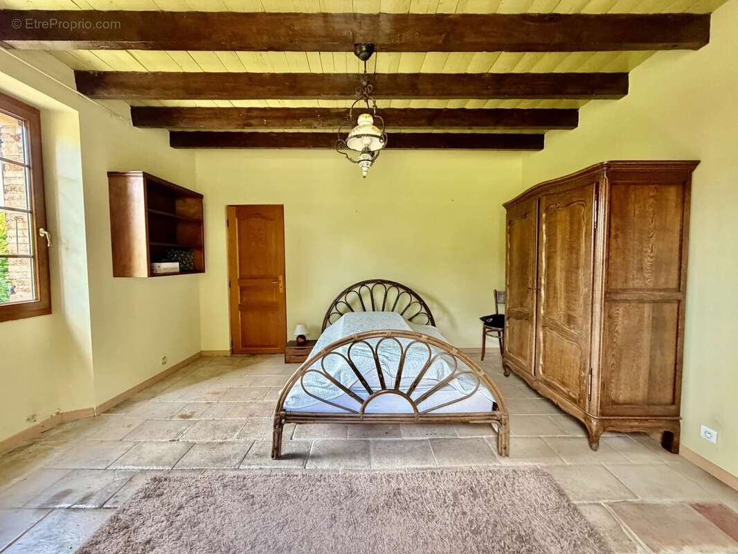 Ferme t4 de 162 m² avec piscine sur parc - photo 12