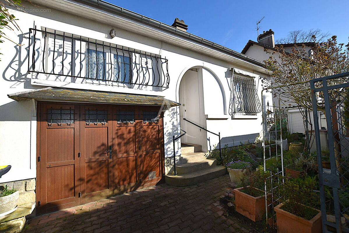 Maison à COMBS-LA-VILLE