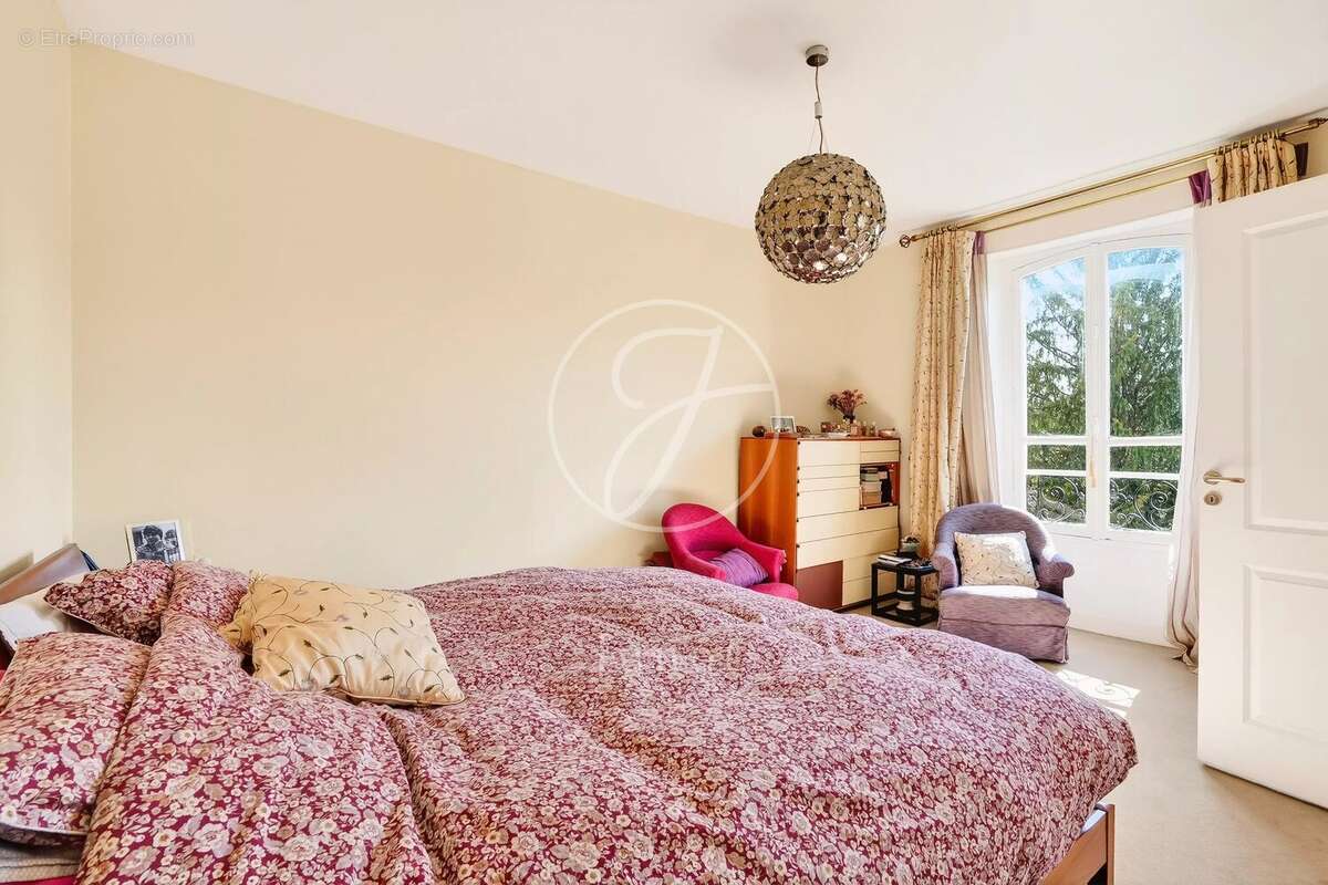 Maison à LE VESINET