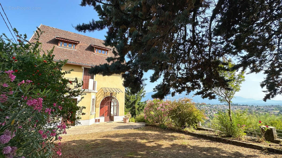 Maison à COUBLEVIE