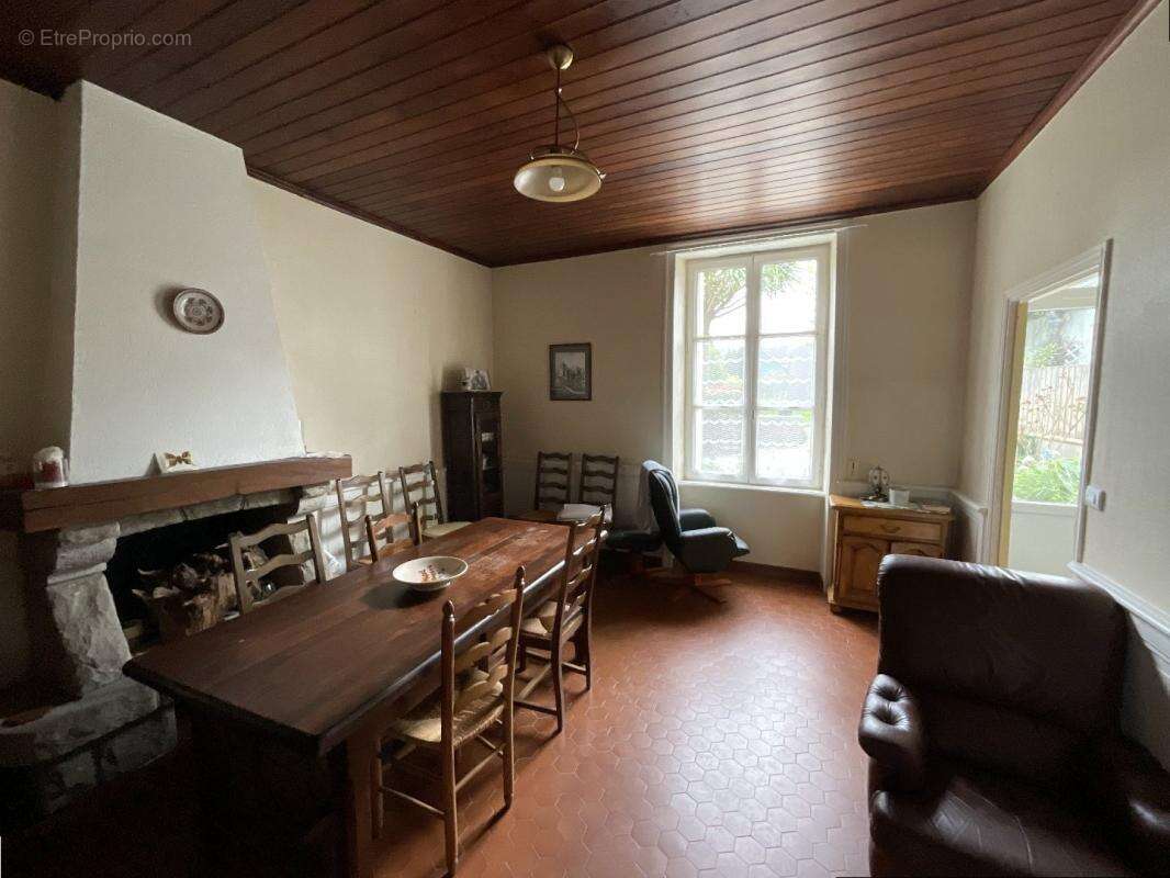 Maison à SAINT-PIERRE-DE-PLESGUEN