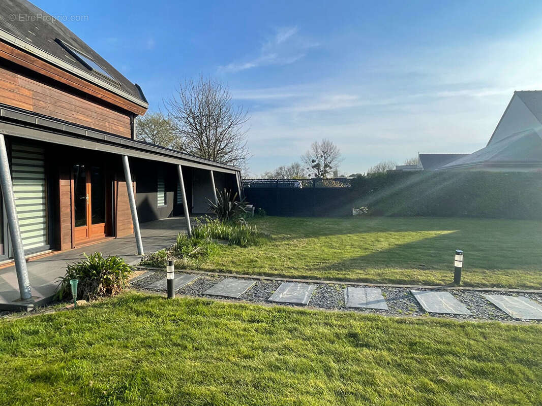 Maison à LA CHAPELLE-CHAUSSEE