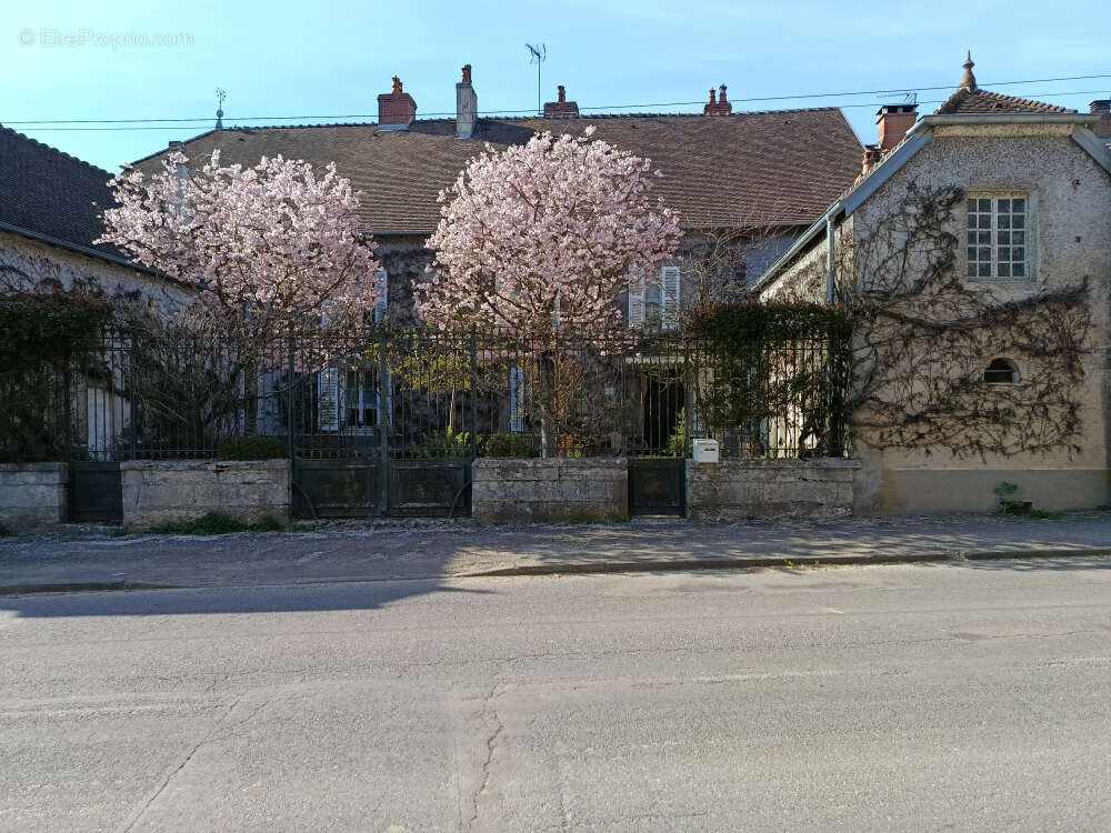 Maison à DAMPIERRE-SUR-SALON