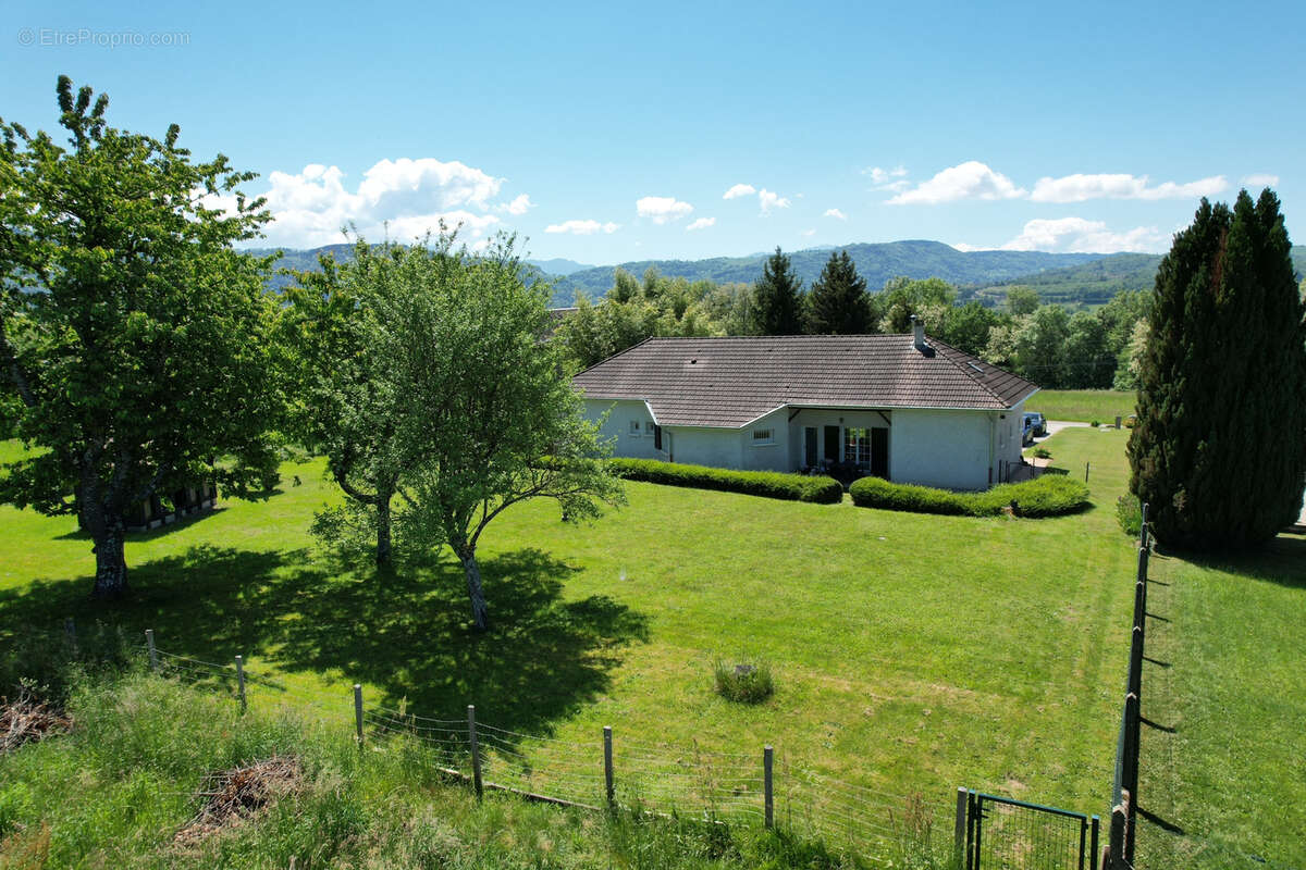 Domessin - Maison T6 de 140 m2 de plain-pied rénovée - Terrain 3 500 m2 - photo 18