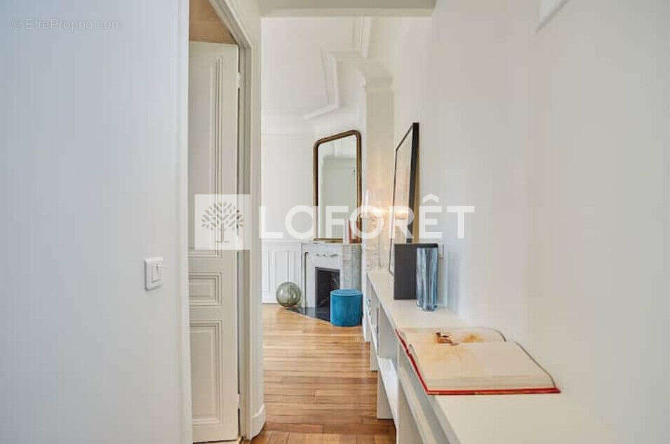 Appartement à PARIS-8E