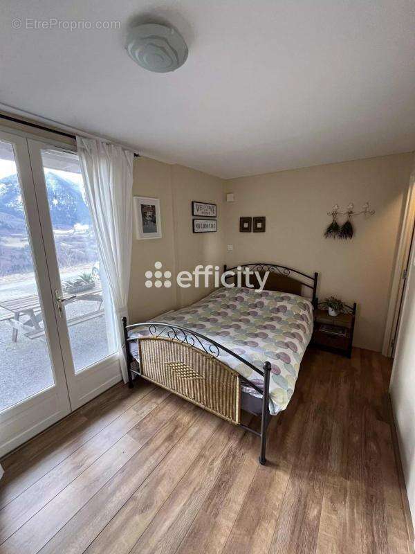 Maison à ASPRES-LES-CORPS