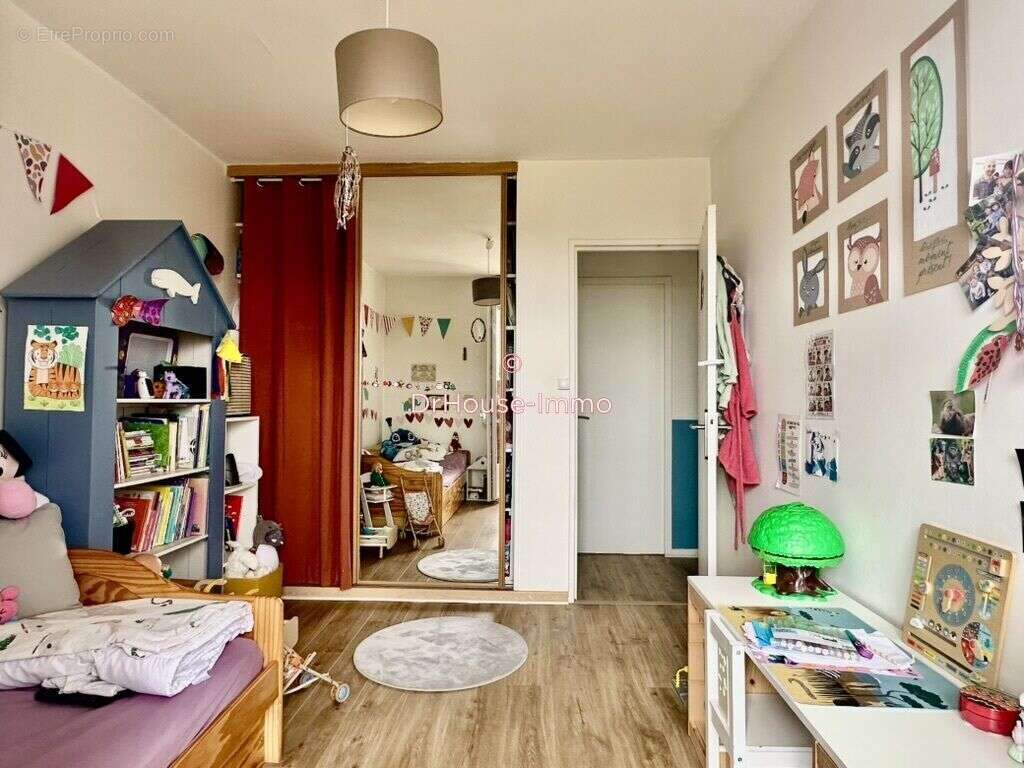 Appartement 72 m² à Talence  - photo 7