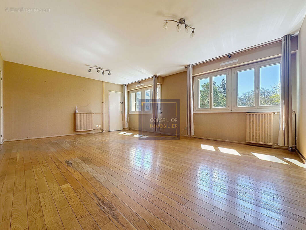 Appartement à SAINTE-FOY-LES-LYON