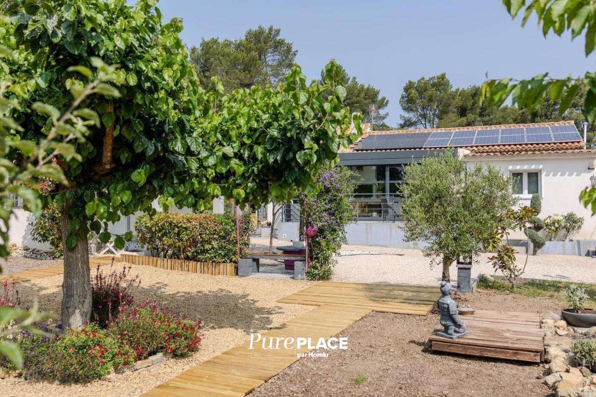 Maison/Villa T4 de 140 m2 à Évenos 83330 - photo 15