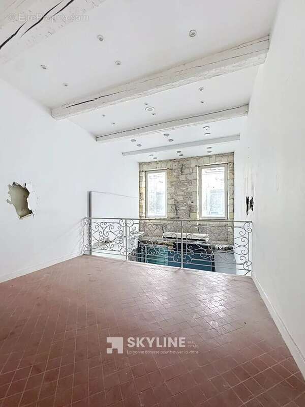 Appartement à MARSEILLE-1E
