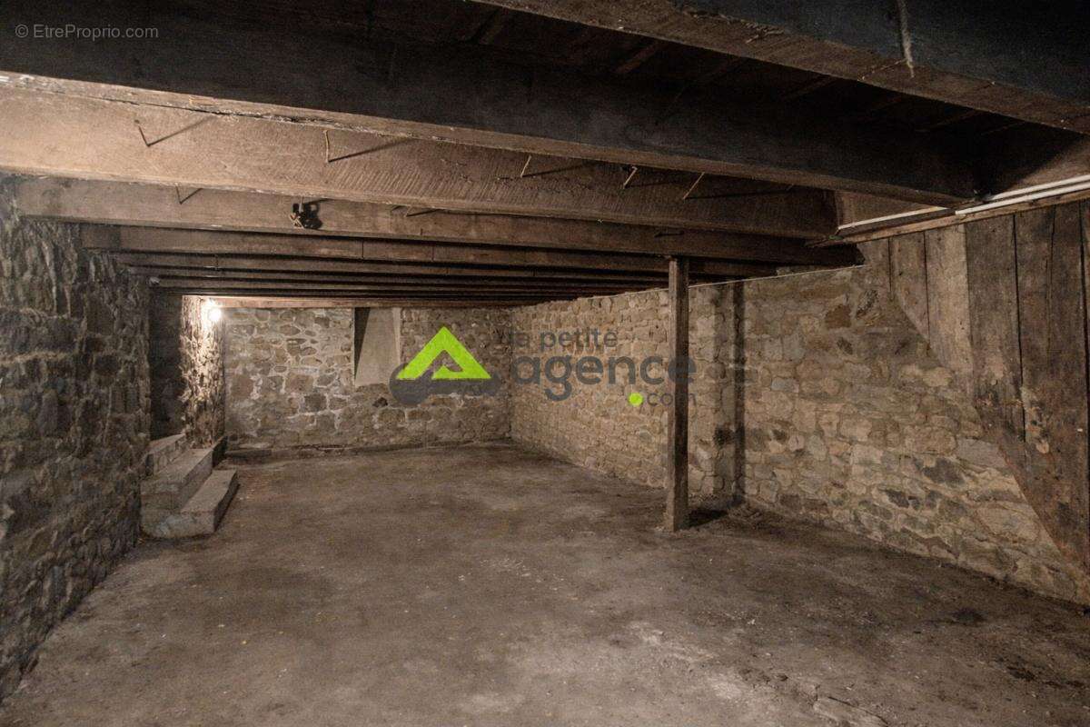 Maison à CHAMPAGNAT