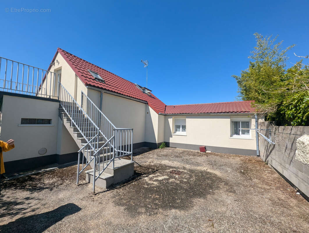 Appartement à CHALETTE-SUR-LOING