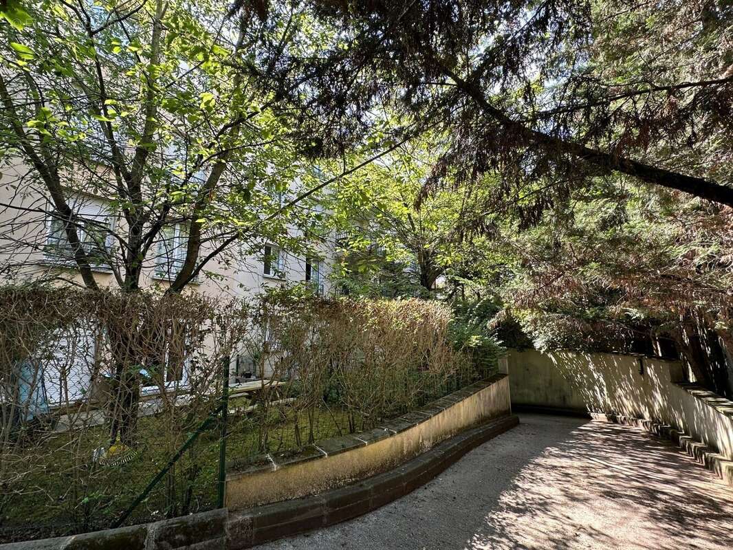 Appartement à LE BLANC-MESNIL