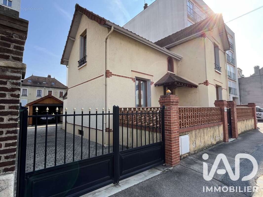 Maison 107 m² à Troyes  - photo 2