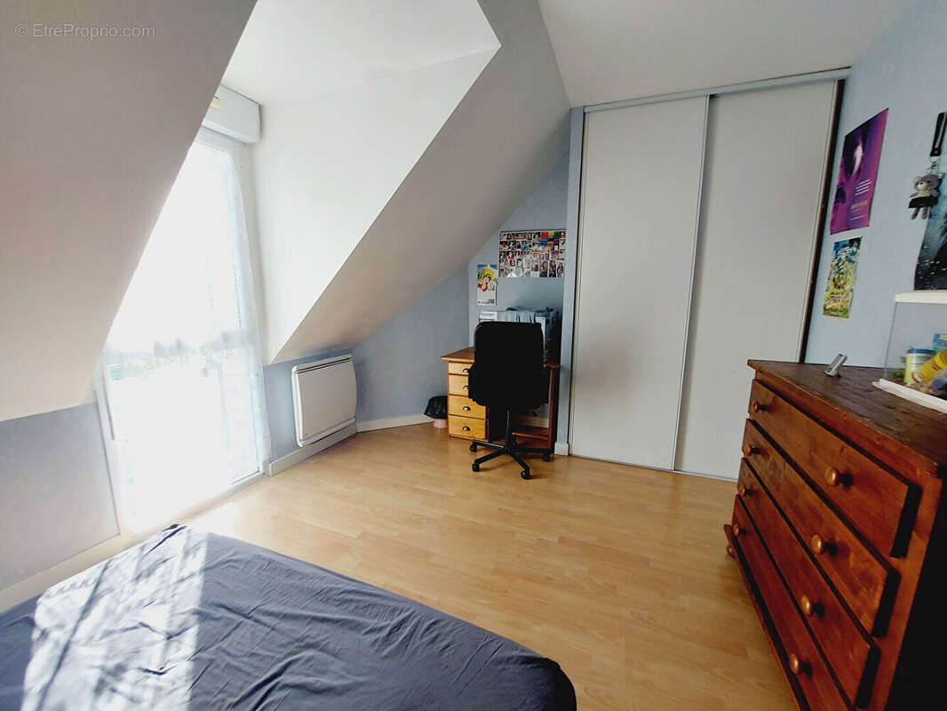 Maison à MONTREUIL-LE-GAST