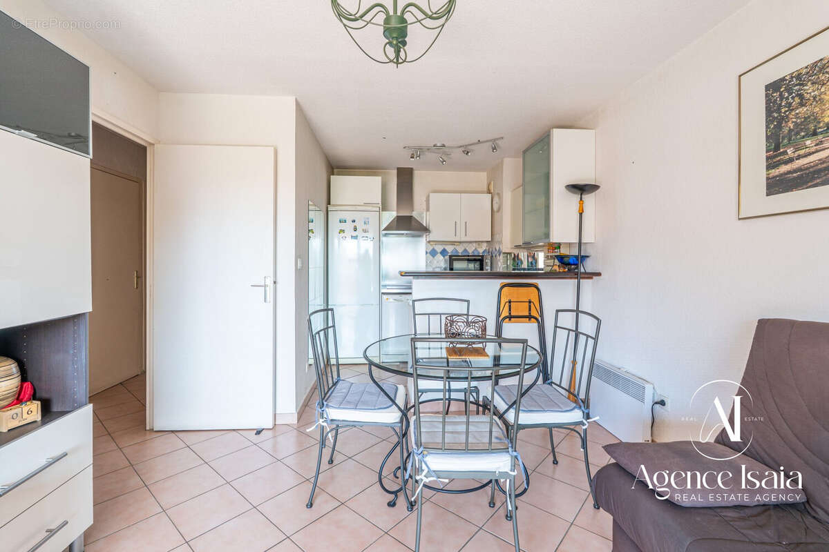 Appartement à BORMES-LES-MIMOSAS