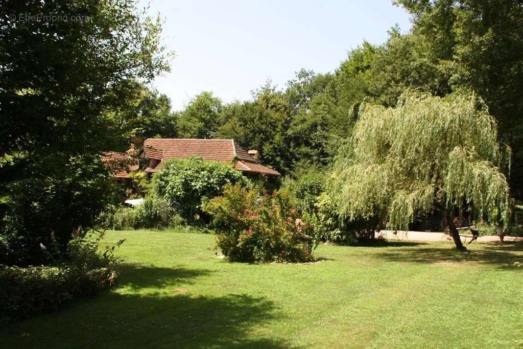Maison à LACAPELLE-MARIVAL