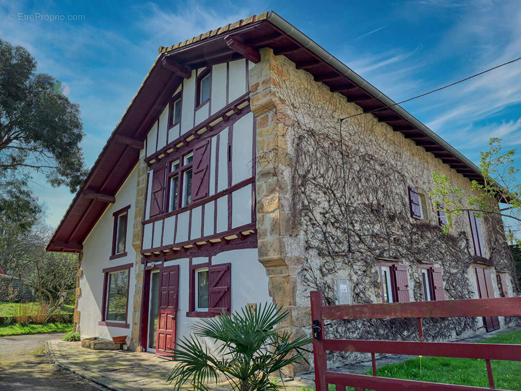 Maison à SAINT-PEE-SUR-NIVELLE