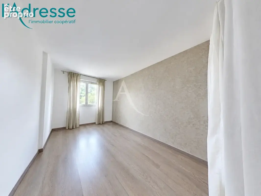 Appartement Noisy Le Grand 3 pièce(s) 64 m2 + jardinet - photo 5