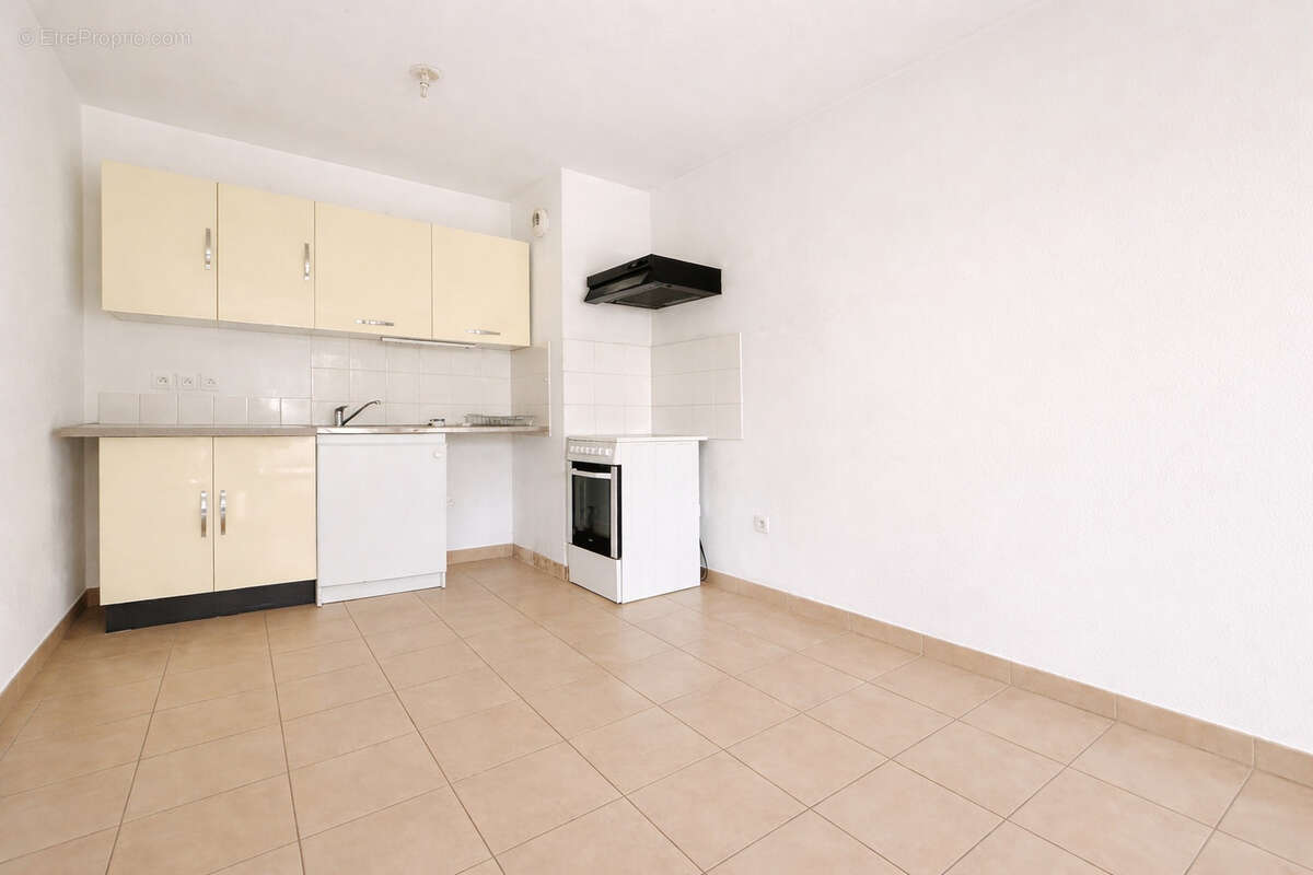 Appartement à SAINT-LAURENT-DU-VAR