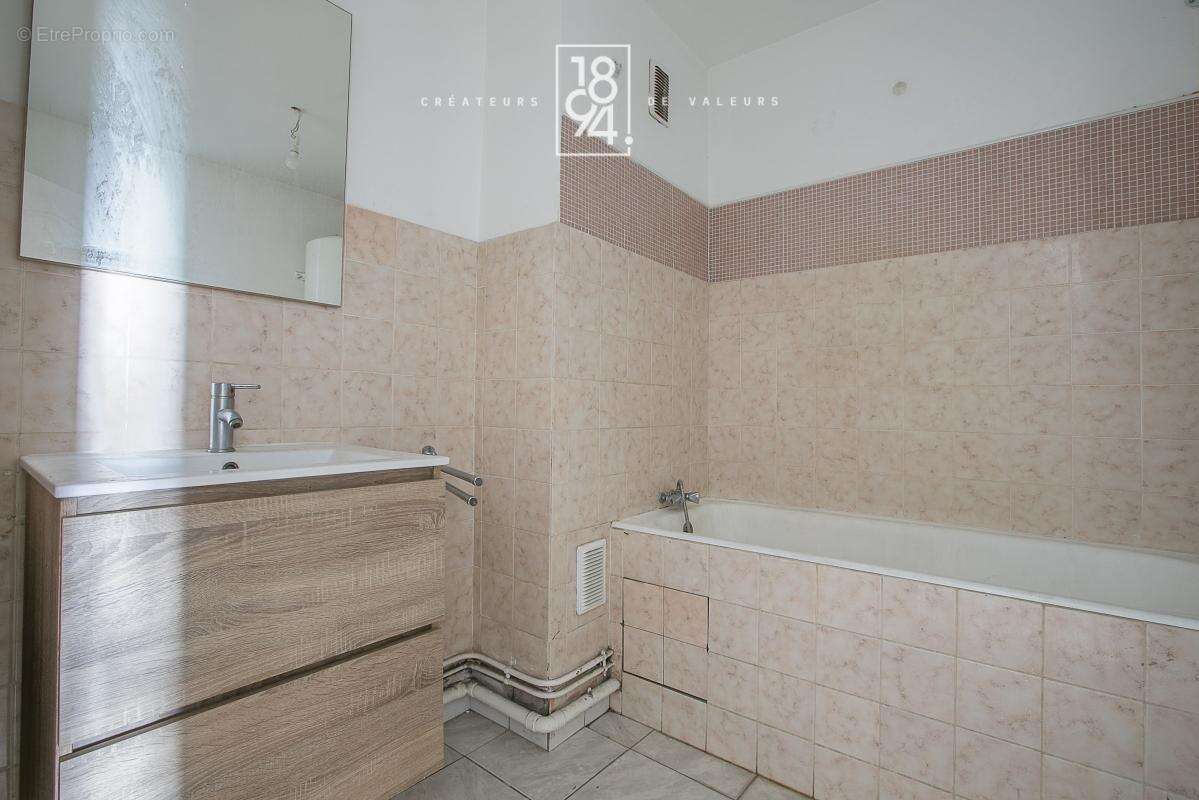 Appartement à MARSEILLE-5E