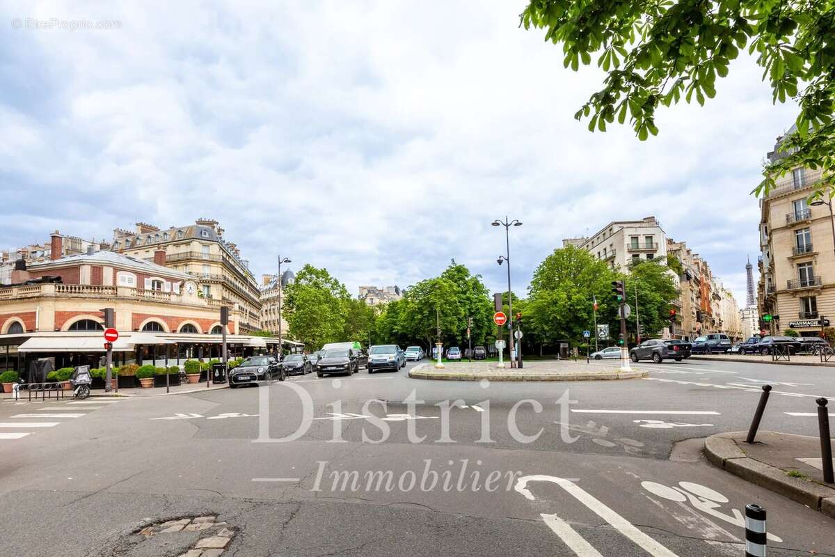 Appartement à PARIS-16E