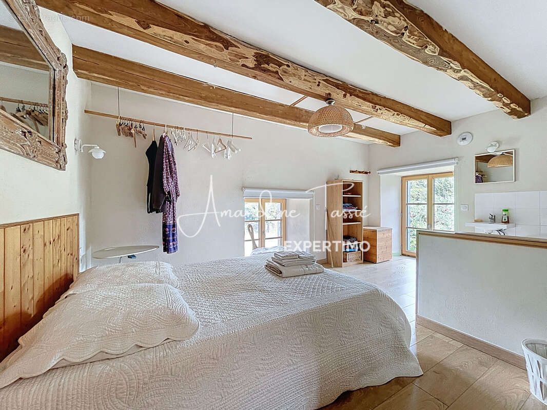 À vendre   Ancien prieuré du XIVe siècle entièrement rénové   Larzac, charme et autonomie - photo 27