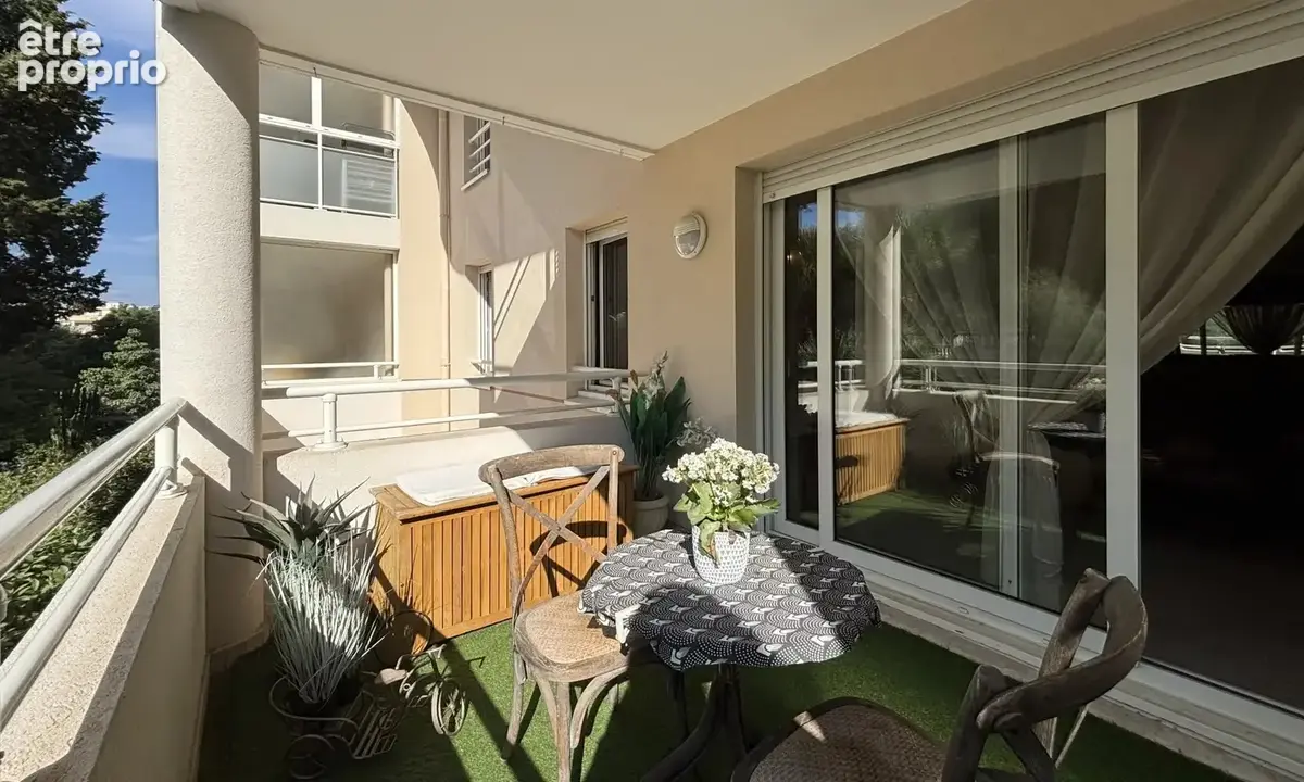 Exclusivité - Cannes proche centre - Très beau 2P avec terrasse & garage - photo 2