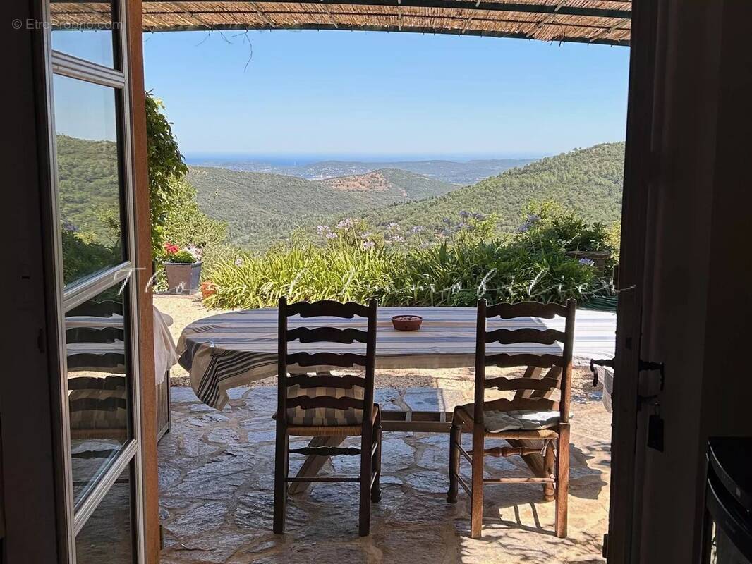 Maison à LA GARDE-FREINET