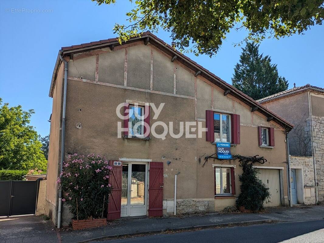 Maison à MERCUES